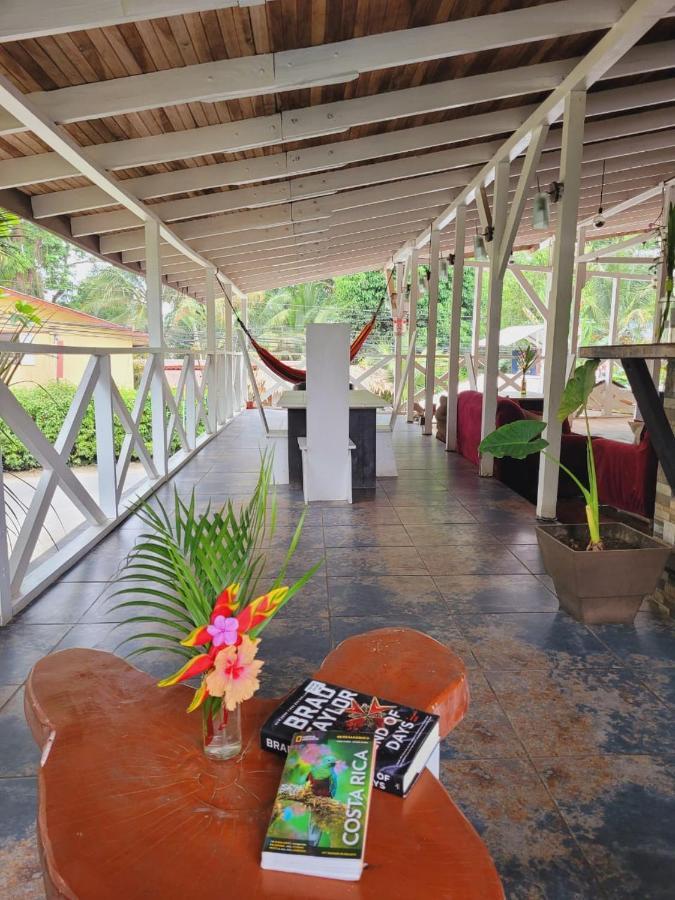 Lizard King Hotel & Suites Puerto Viejo de Talamanca Eksteriør billede